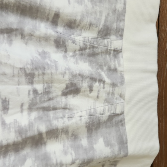 🎁Athleta sweatshirt - lightweight, size L - Picture 6 of 7